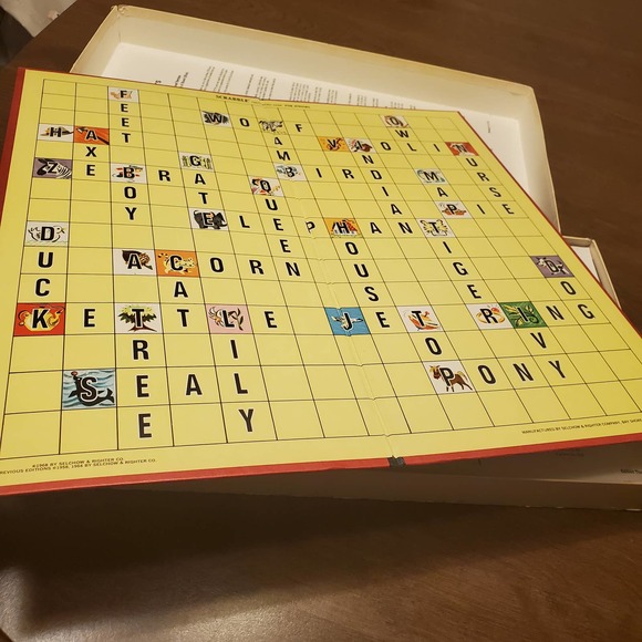 Scrabble For Juniors VINTAGE 1980's Spelling - Picture 3 of 10